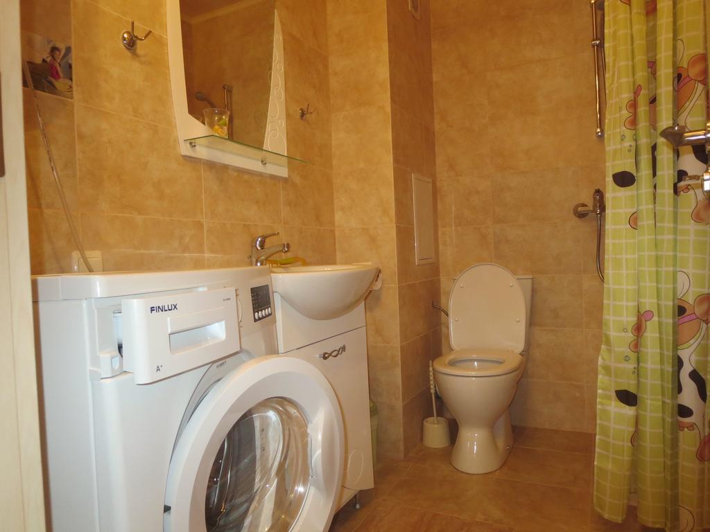 Astara Apartments Приморско Стая снимка