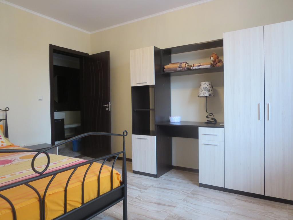 Astara Apartments Приморско Екстериор снимка