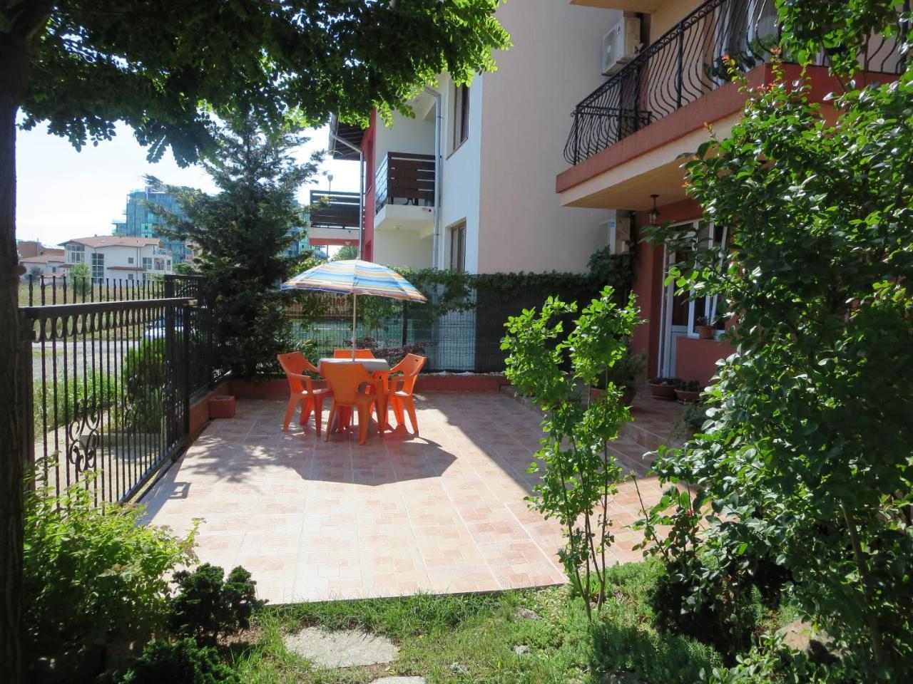 Astara Apartments Приморско Екстериор снимка